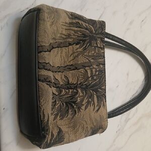 Elegant Black and Tan Women's Handbag